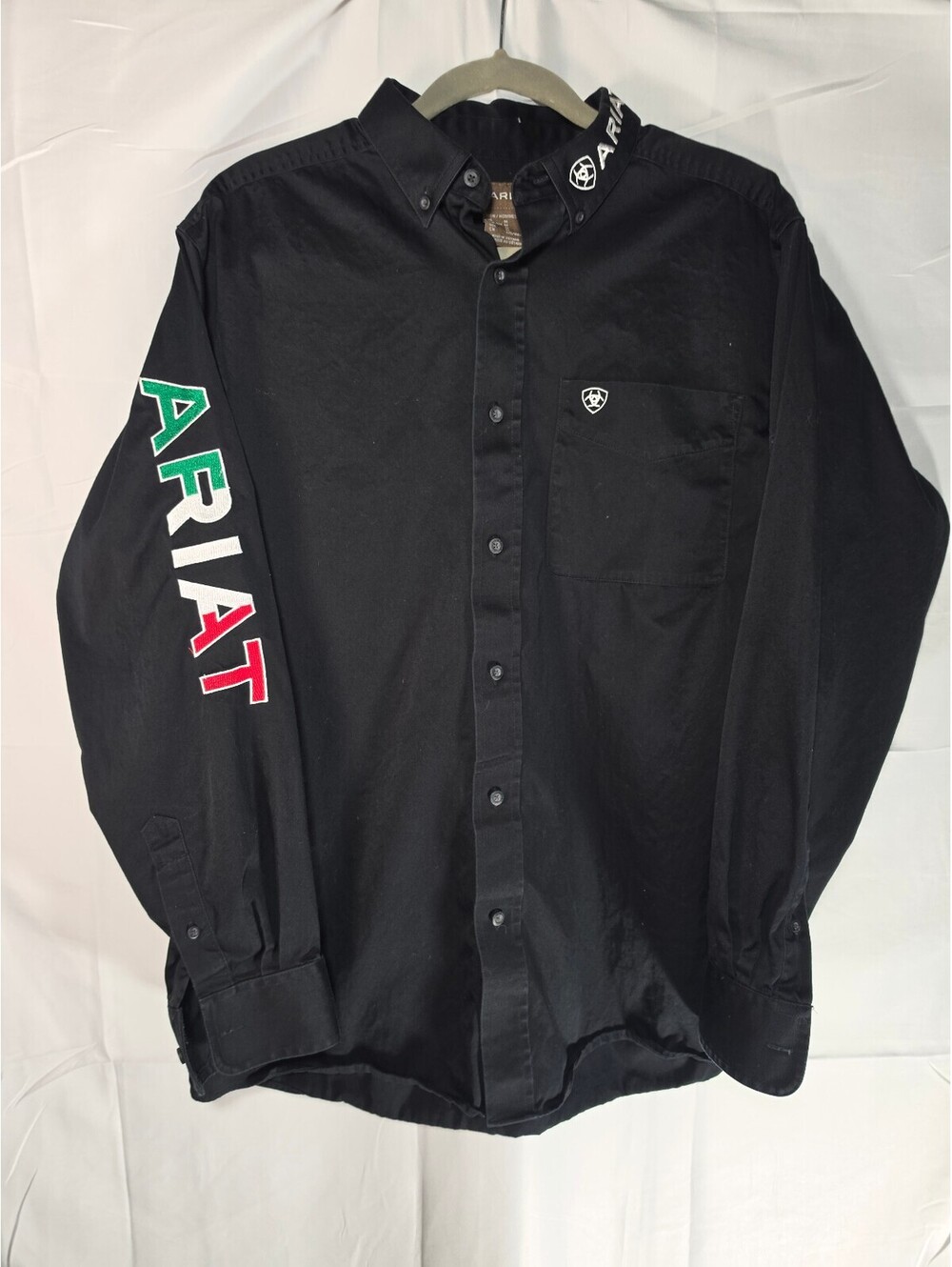 Ariat Men’s Black Button Up Shirt Size M Long Sleeve Graphic Sleeve Western